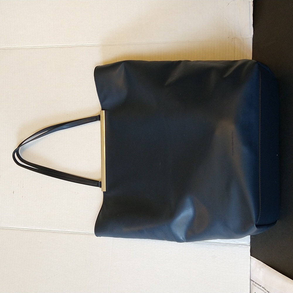 GUC. French connection large tote/travel bag.